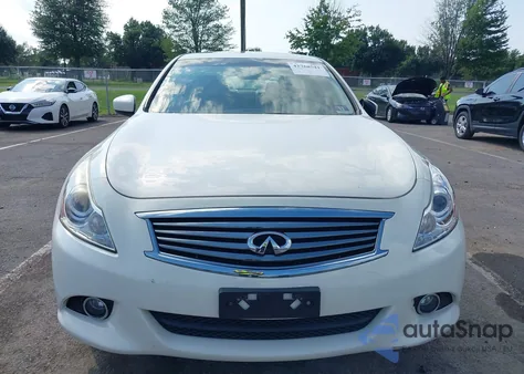 2015 Infiniti Q40 из США, поврежденный, VIN JN1CV6AR1FM522865